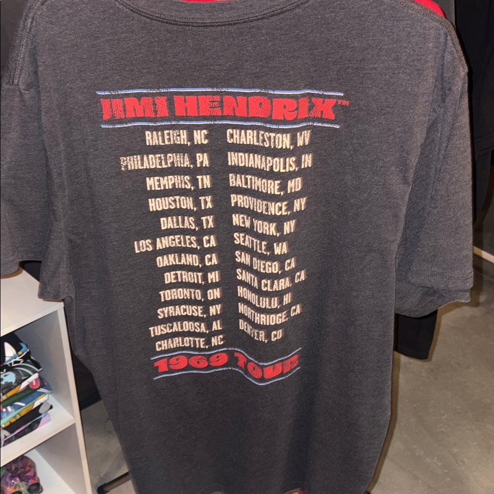 Jimi Hendrix Graphic Tee ☮️ - Picture 4 of 5